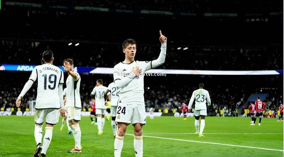 皇家马德里再次大胜,领跑积分榜 皇家马德里再次大胜,领跑积分榜