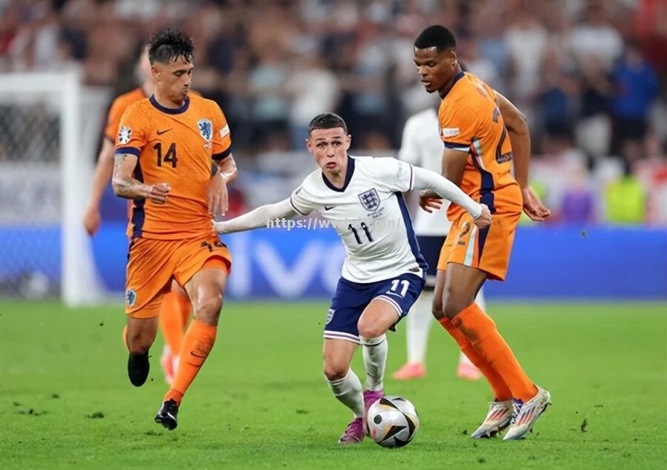 男子篮球比赛中,澳大利亚与法国展开激烈对决 男子篮球比赛中,澳大利亚与法国展开激烈对决