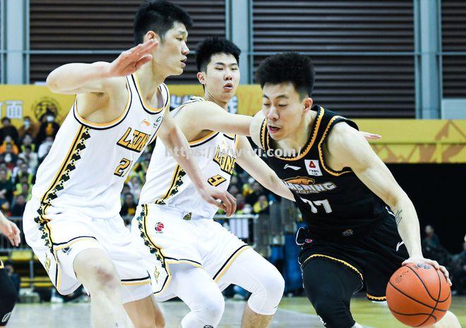 海南男篮力克青海队,全队士气高昂 海南男篮力克青海队,全队士气高昂