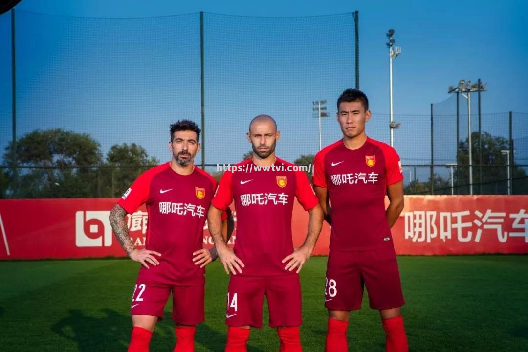 大连一方士气高涨,备战对阵华夏幸福 大连一方士气高涨,备战对阵华夏幸福