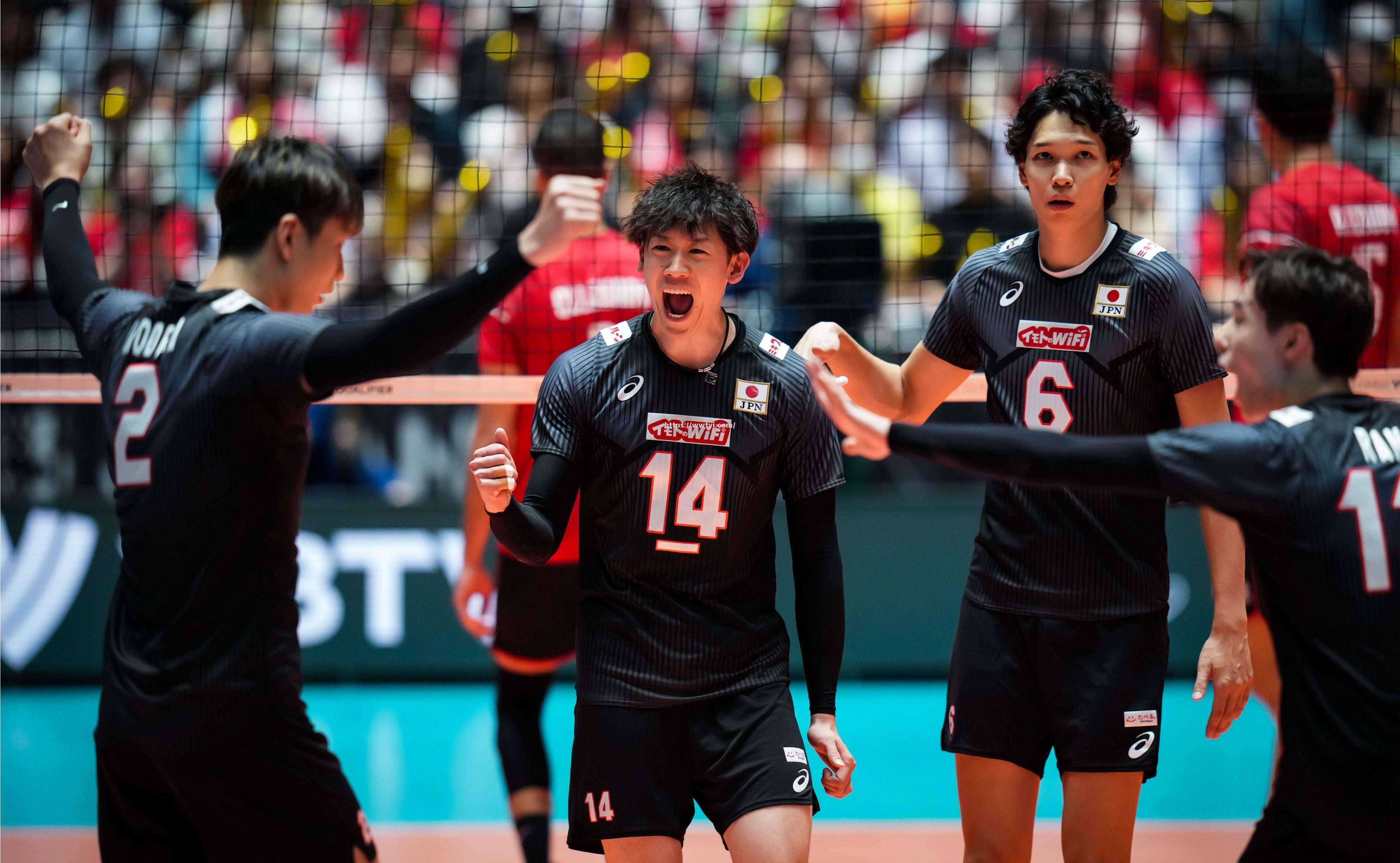 神奇一战:球队团结一心向前冲 神奇一战:球队团结一心向前冲