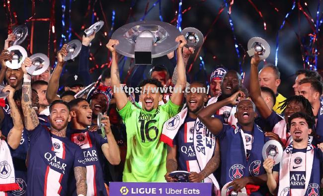 星空体育-巴黎圣日耳曼狂胜对手，创造历史佳绩