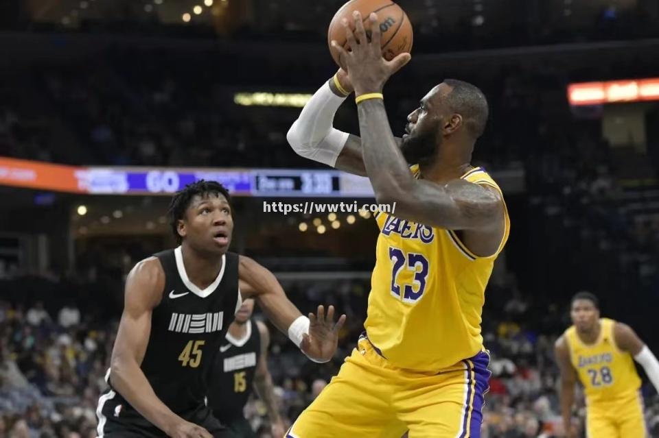 热火客场爆冷,战胜对手收获胜利 热火客场爆冷,战胜对手收获胜利