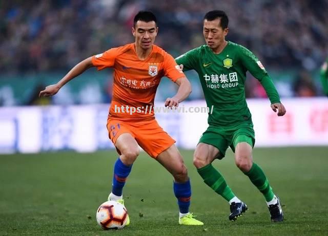 鲁能备战国安,教练研究对手阵型调整战术应对 鲁能备战国安,教练研究对手阵型调整战术应对