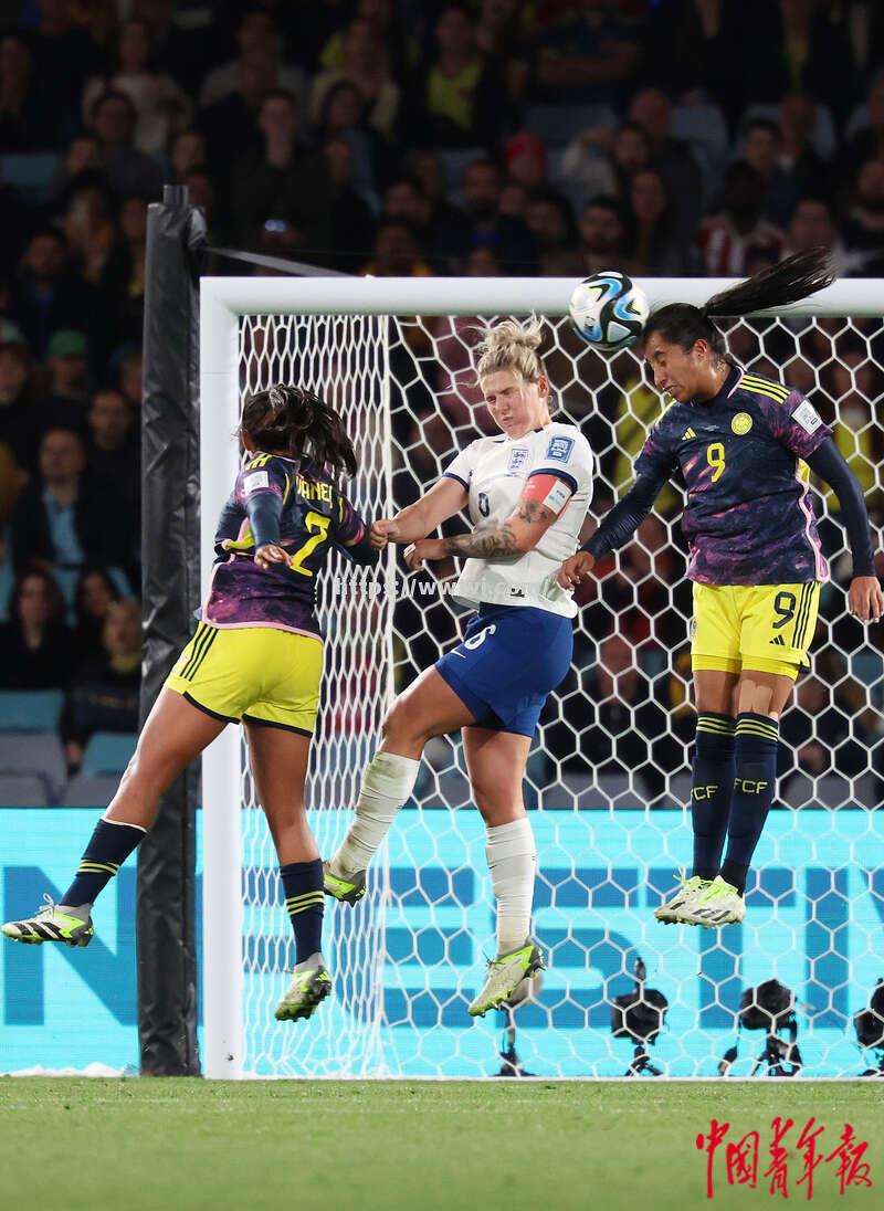 哥伦比亚女足队略显遗憾中止比赛 哥伦比亚女足队略显遗憾中止比赛