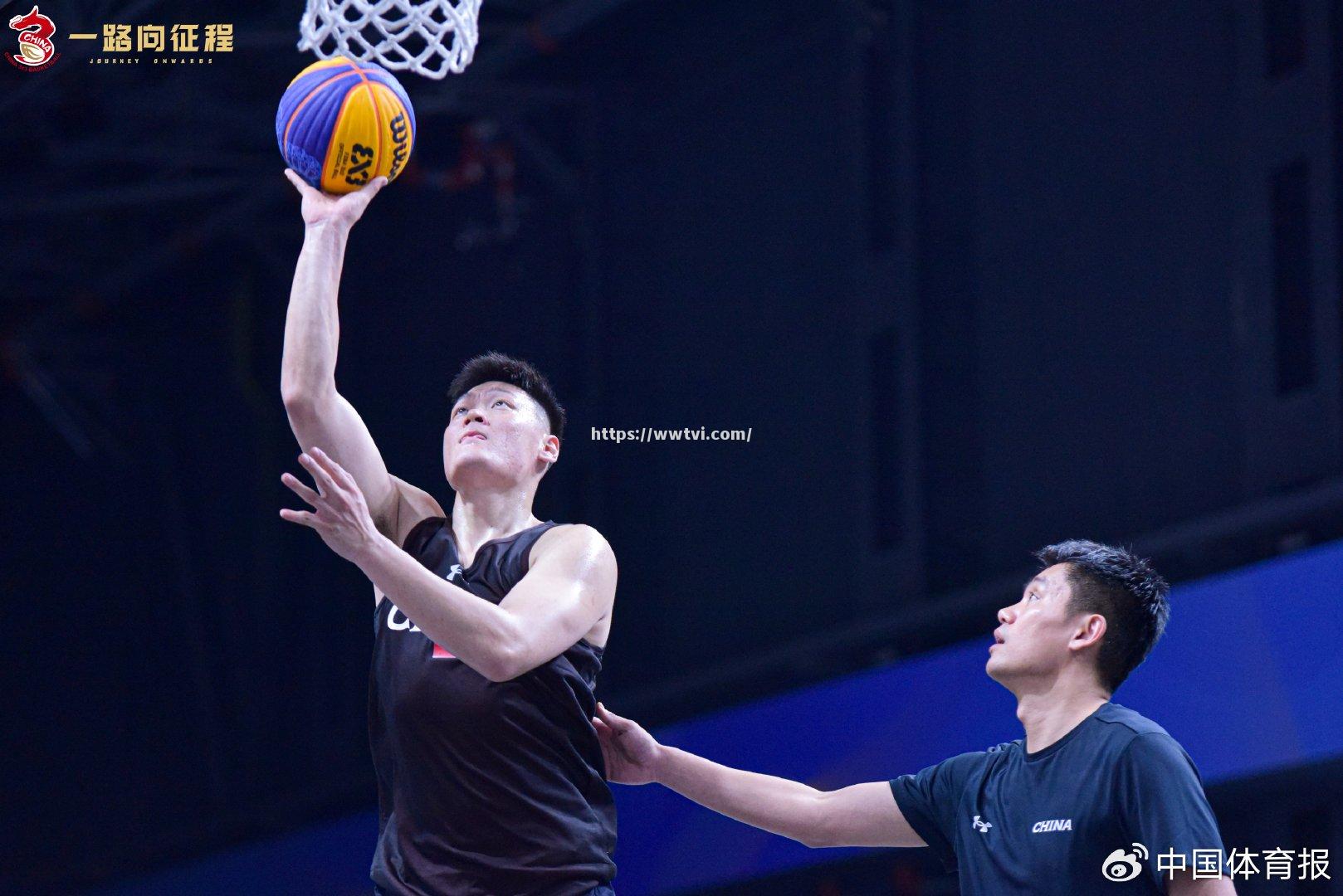 球队训练备战,迎接激烈篮球对决 球队训练备战,迎接激烈篮球对决