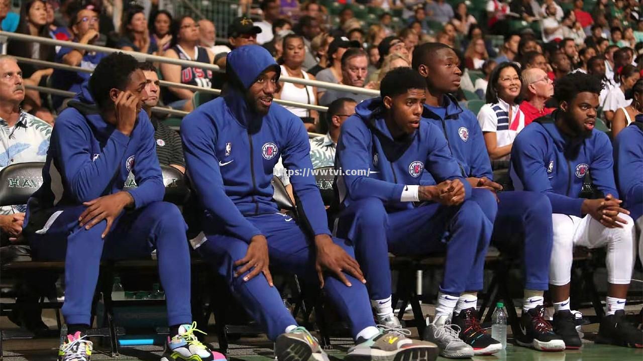 快船队双外援合砍分,带领球队获胜 快船队双外援合砍分,带领球队获胜