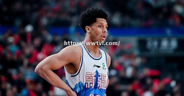 顶尖外援亮相,展现超凡实力与个人魅力 顶尖外援亮相,展现超凡实力与个人魅力