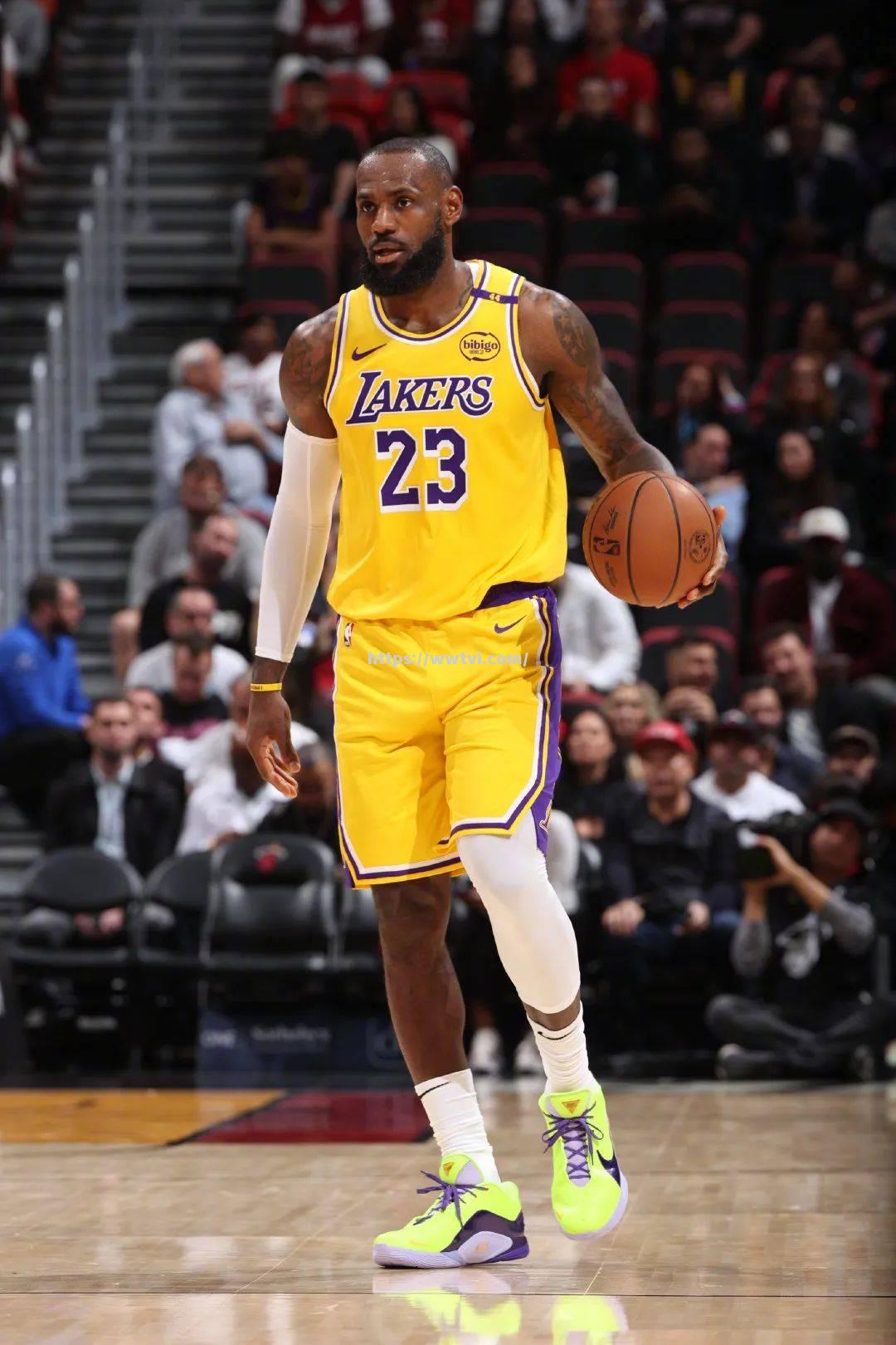 老鹰队主帅盛赞球员表现高效率获胜 老鹰队主帅盛赞球员表现高效率获胜