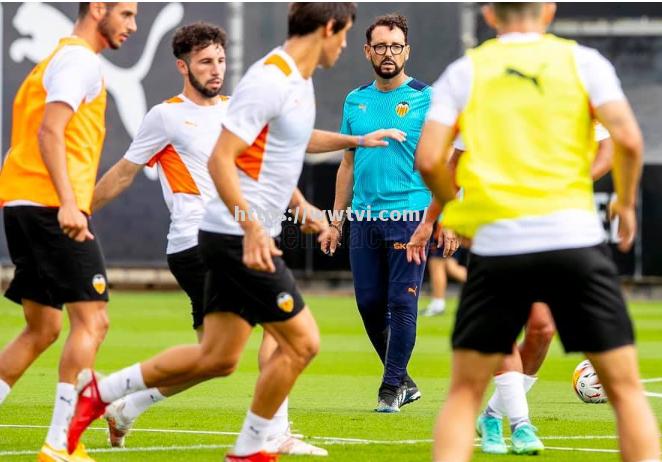 瓦伦西亚客场不敌,联赛表现严重滑坡 瓦伦西亚客场不敌,联赛表现严重滑坡