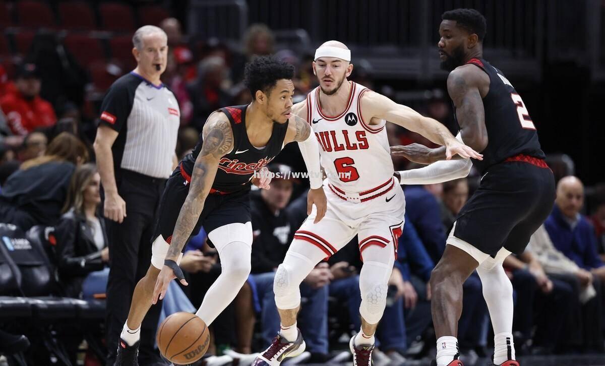 开拓者队主场输给公牛,难以接受失利 开拓者队主场输给公牛,难以接受失利