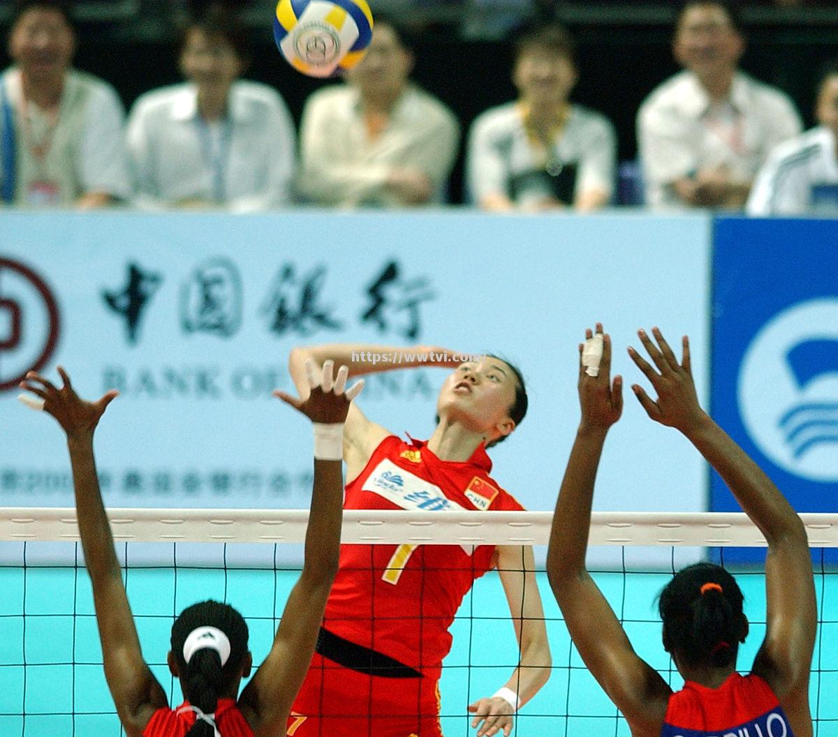 国内足球比赛中女运动员实力强劲 国内足球比赛中女运动员实力强劲