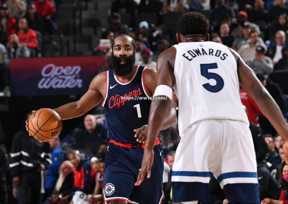 快船惨败落后,状况不容乐观 快船惨败落后,状况不容乐观