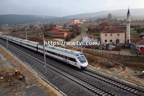 星空体育-伊斯坦布尔巴沙克希尔豪胜，晋级半决赛