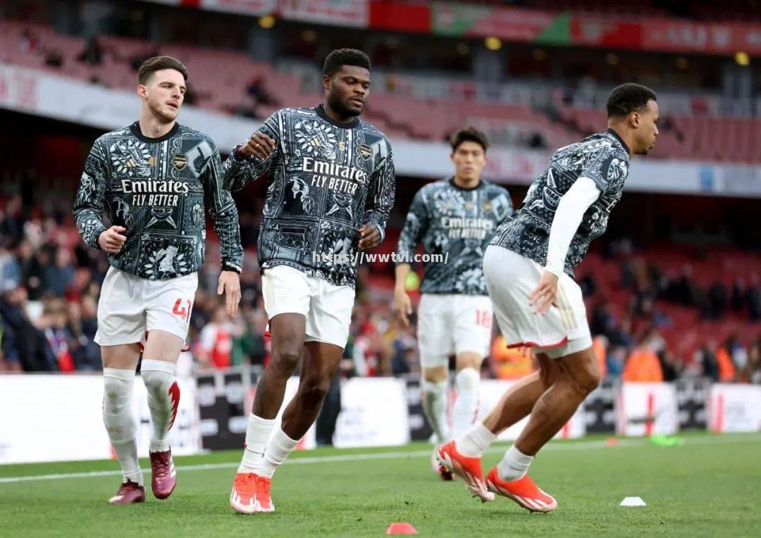 雷加利斯主场大胜,小组出线前景看好 雷加利斯主场大胜,小组出线前景看好