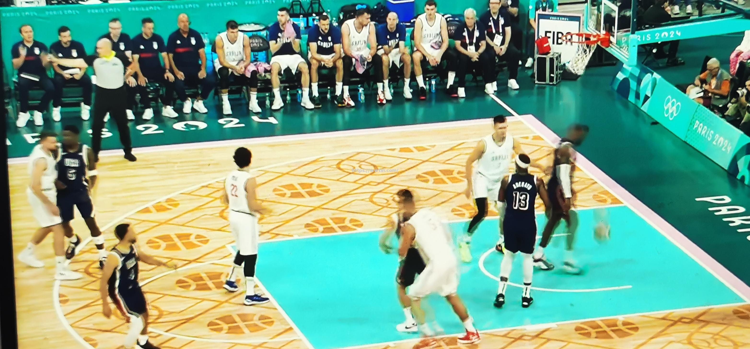 篮球职业比赛场上的精彩对决 篮球职业比赛场上的精彩对决