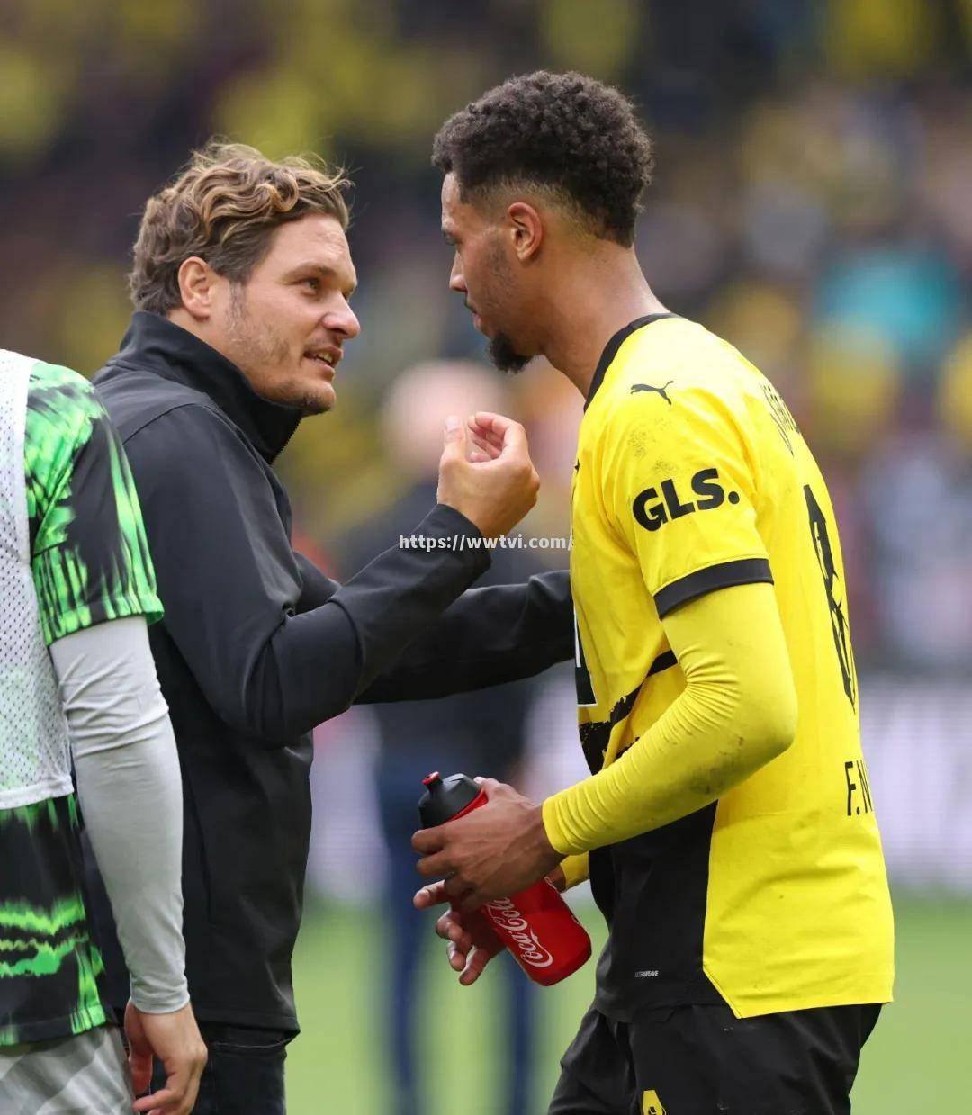 埃弗顿主场不敌对手,战术失误遭遇挫折 埃弗顿主场不敌对手,战术失误遭遇挫折