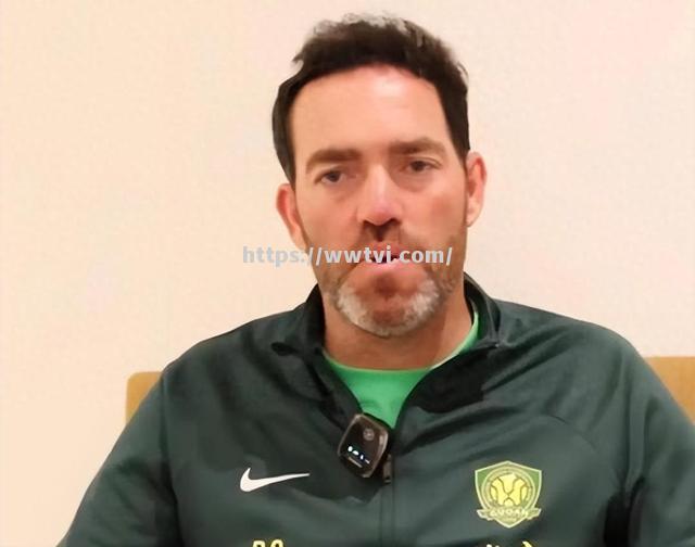 足球领域热议不断,球员表现备受瞩目 足球领域热议不断,球员表现备受瞩目