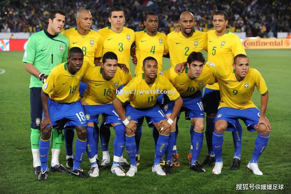 足球赛事持续激烈,各队实力较量越演越烈 足球赛事持续激烈,各队实力较量越演越烈