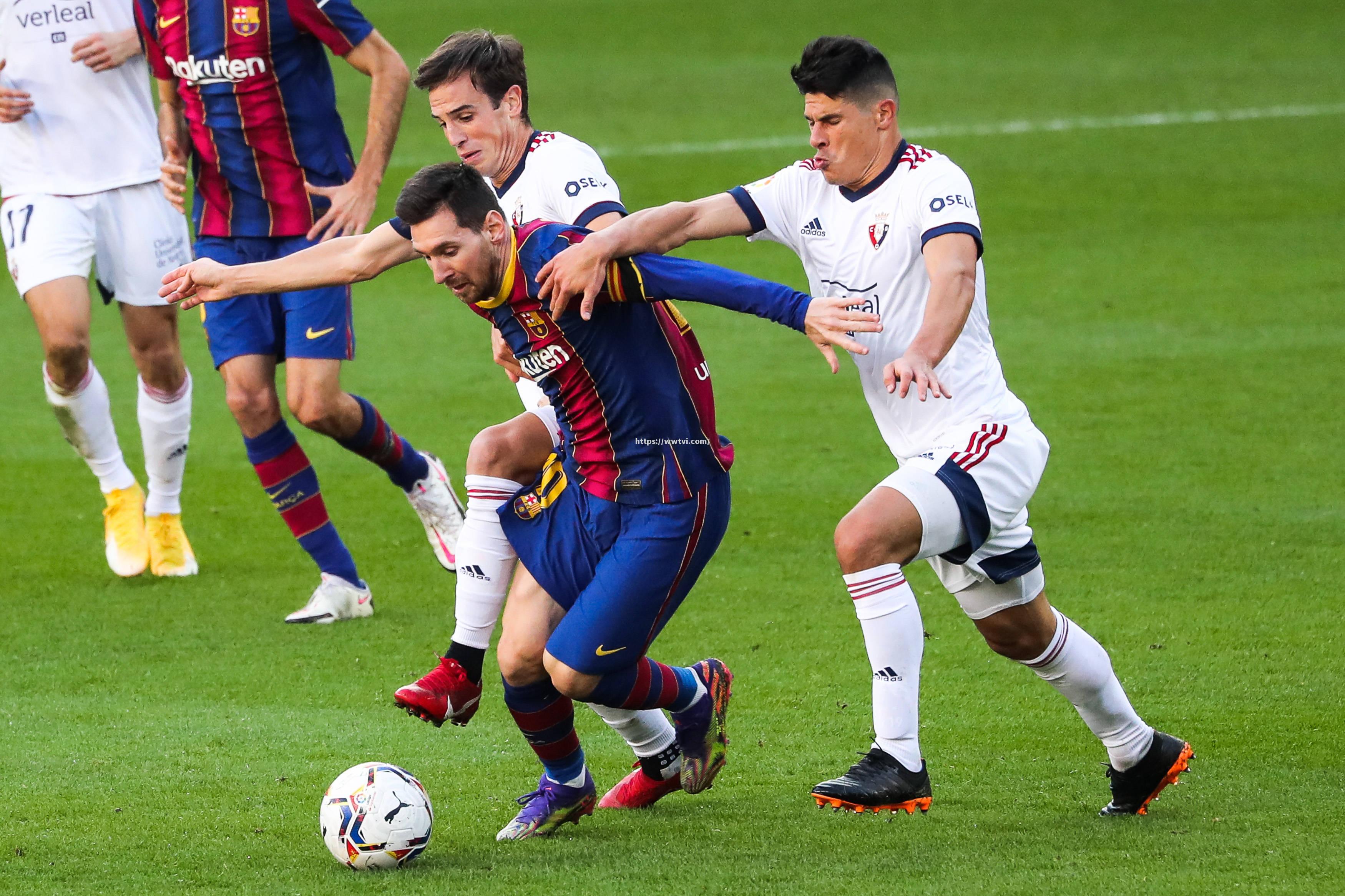 足球比赛大战在即,球员们备战热火朝天 足球比赛大战在即,球员们备战热火朝天