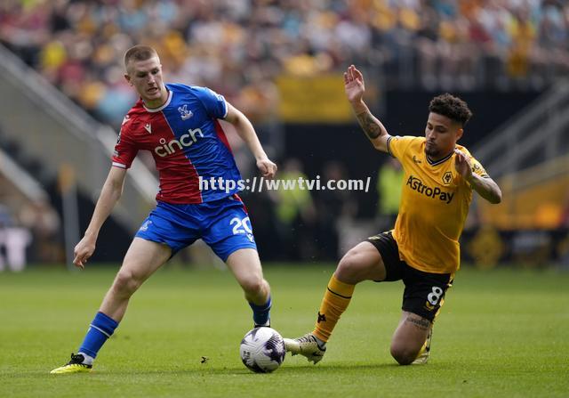 曼联后防异常稳固,球队表现令人惊喜 曼联后防异常稳固,球队表现令人惊喜