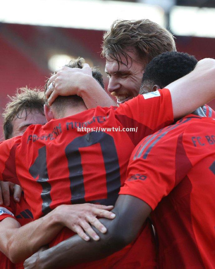 星空体育-拜仁慕尼黑后场牢固保护门将，避免失球